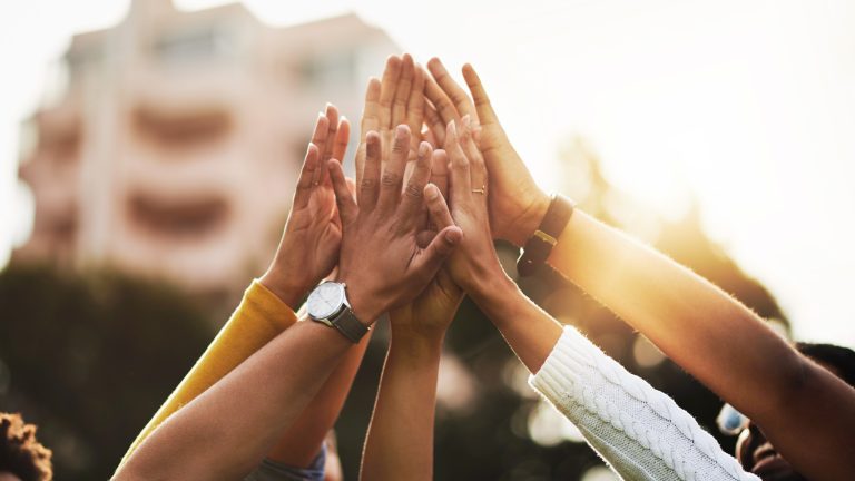 Schneider Electric, 2023 Sürdürülebilirlik hedeflerini gerçekleştirerek global ESG Derecelendirmelerinde Liderliğini Sürdürüyor