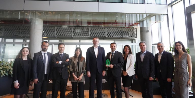 Schneider Electric’ten Doğuş Teknoloji’ye  Sürdürülebilirlik Etki Ödülü