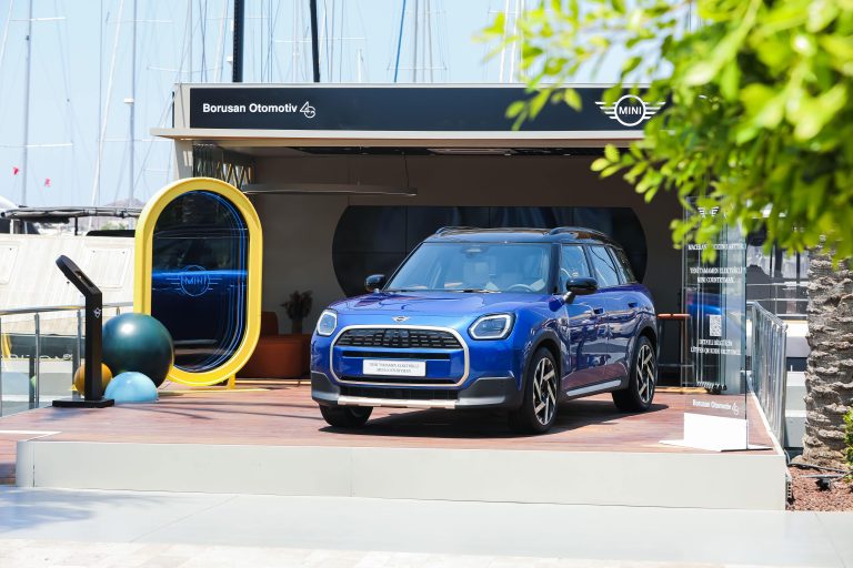 Yeni Tamamen Elektrikli MINI Countryman   Yalıkavak Marina’da