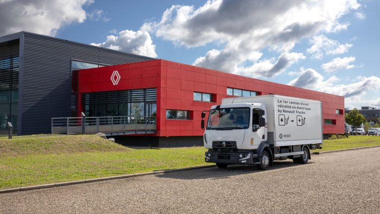 Renault Trucks, dönüştürülen ilk elektrikli kamyon için Fransa’da onay aldı